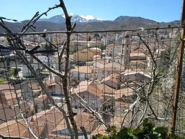 Casa indipendente in vendita a Castelsaraceno PZ