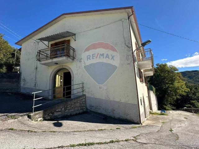 Casa indipendente in vendita a Castelpizzuto