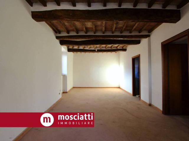 Casa indipendente in vendita a Castelraimondo MC