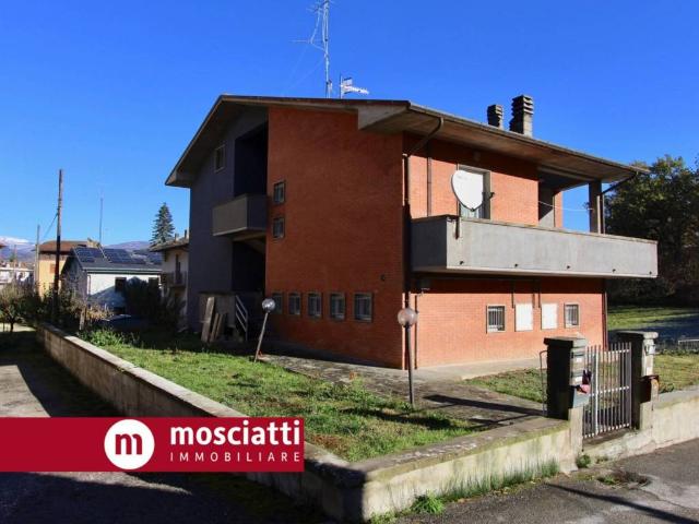 Casa indipendente in vendita a Castelraimondo MC