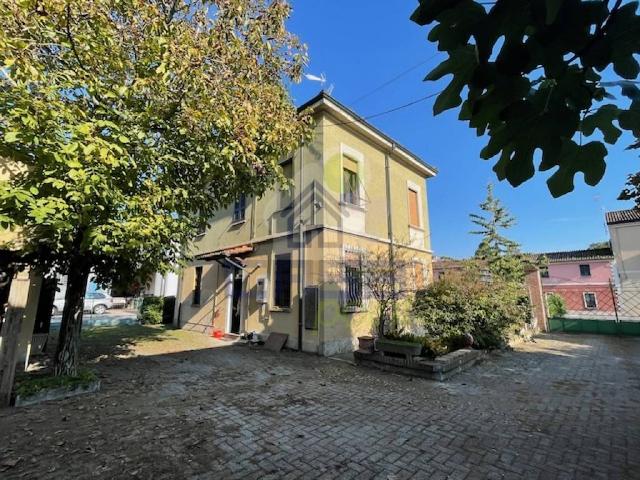 Casa indipendente in vendita a Castelvetro Piacentino PC