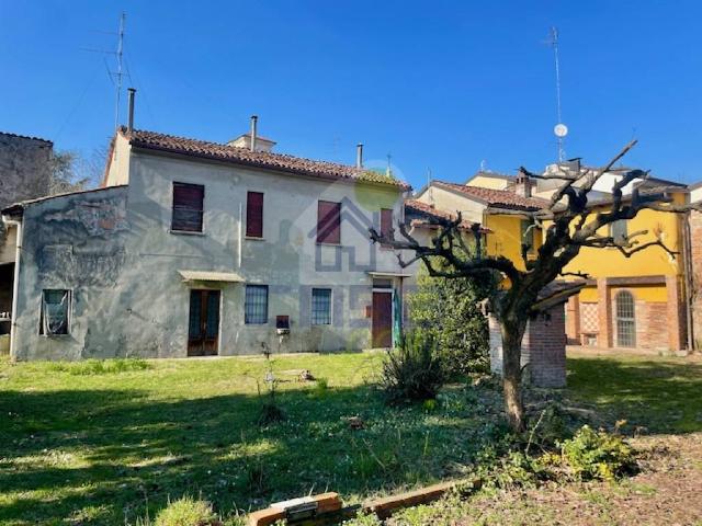 Casa indipendente in vendita a Castelvetro Piacentino PC