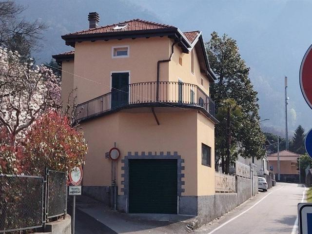 Villa in vendita a Castelveccana VA