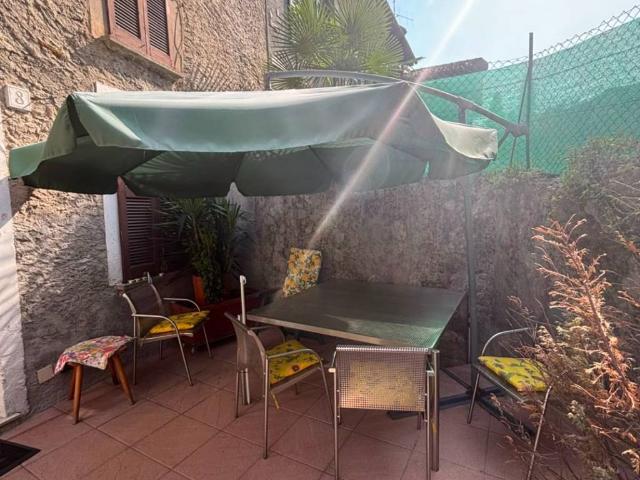 Casa indipendente in vendita a Castelveccana VA