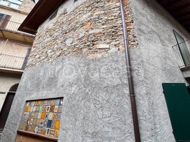 Casa indipendente in vendita a Castelveccana, Castello