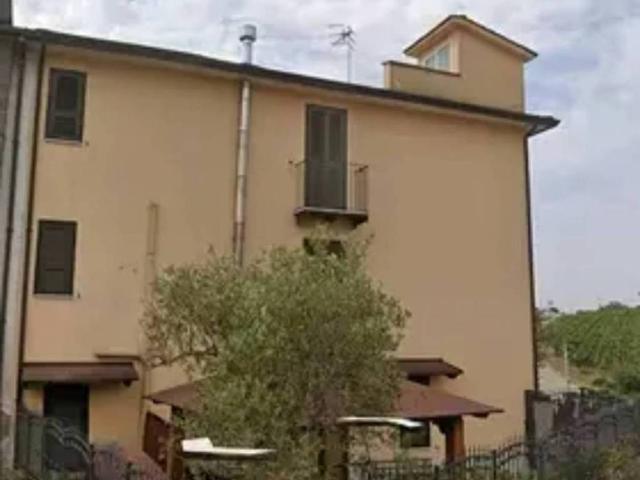 Casa indipendente in vendita a Castelvenere BN