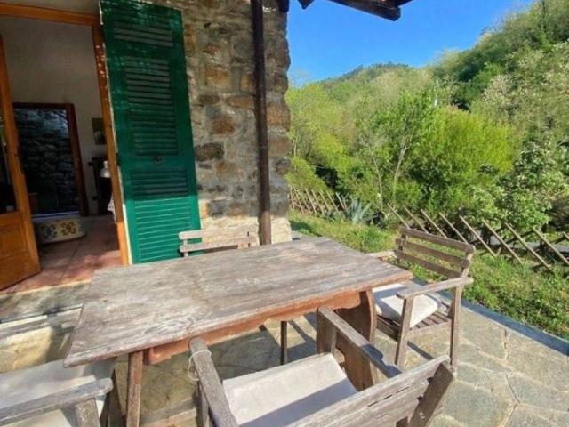 Villa in vendita a Castiglione Chiavarese GE