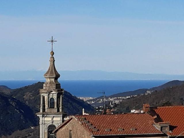 Casa indipendente in vendita a Castiglione Chiavarese GE