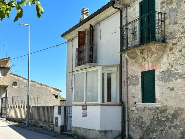 Casa indipendente in vendita a Castiglione a Casauria PE