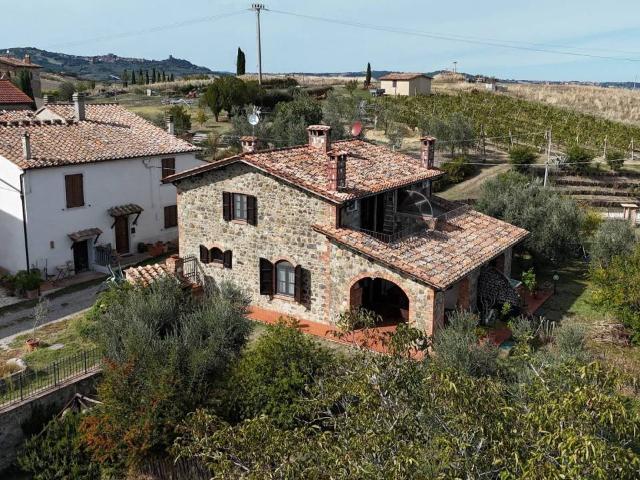 Casa indipendente in vendita a Castiglione d'Orcia SI