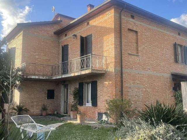 Casa indipendente in vendita a Castiglione Del Lago