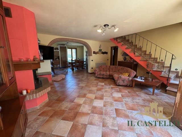 Casa indipendente in vendita a Castiglione Del Lago