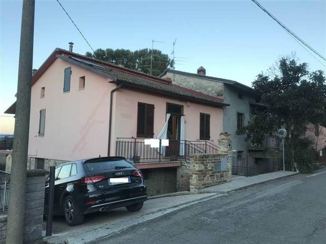 Casa indipendente in vendita a Castiglione Del Lago