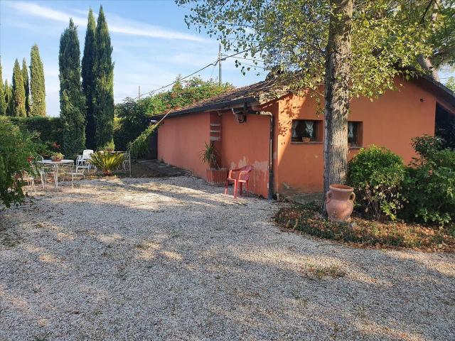 Casa indipendente in vendita a Castiglione Del Lago