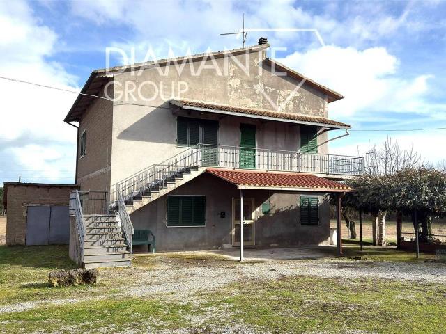 Casa indipendente in vendita a Castiglione Del Lago