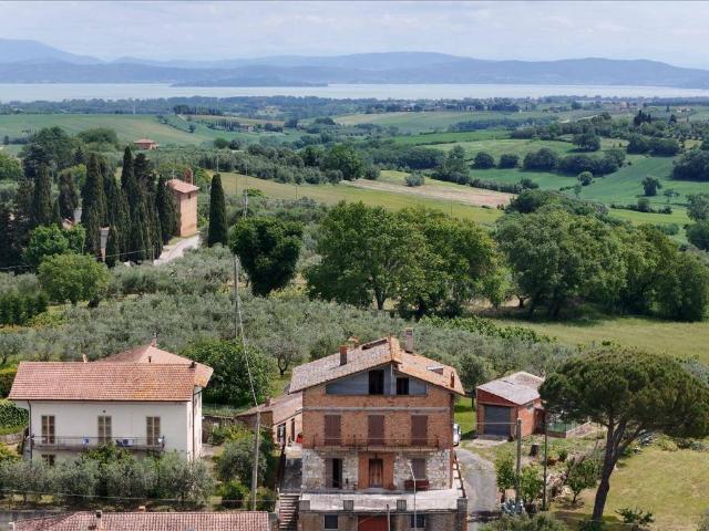 Casa indipendente in vendita a Castiglione del Lago PG