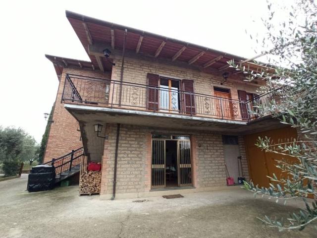 Casa indipendente in vendita a Castiglione del Lago PG
