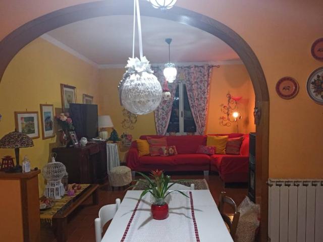 Casa indipendente in vendita a Castiglione del Lago PG