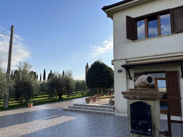 Casa indipendente in vendita a Castiglione del Lago PG