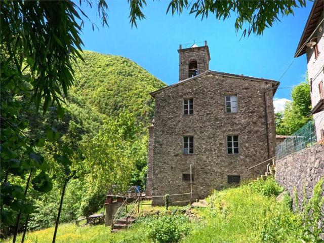Casa indipendente in vendita a Castiglione di Garfagnana LU