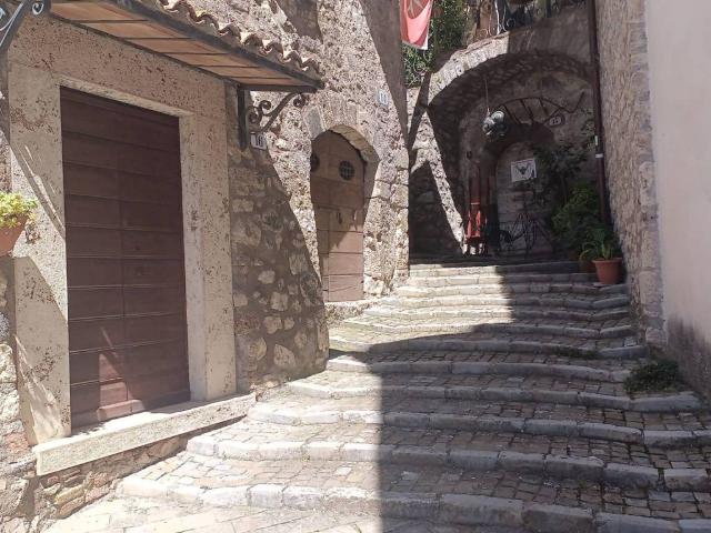 Casa indipendente in vendita a Castiglione in Teverina VT