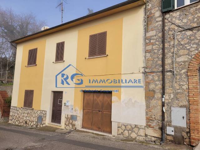Casa indipendente in vendita a Castiglione in Teverina VT