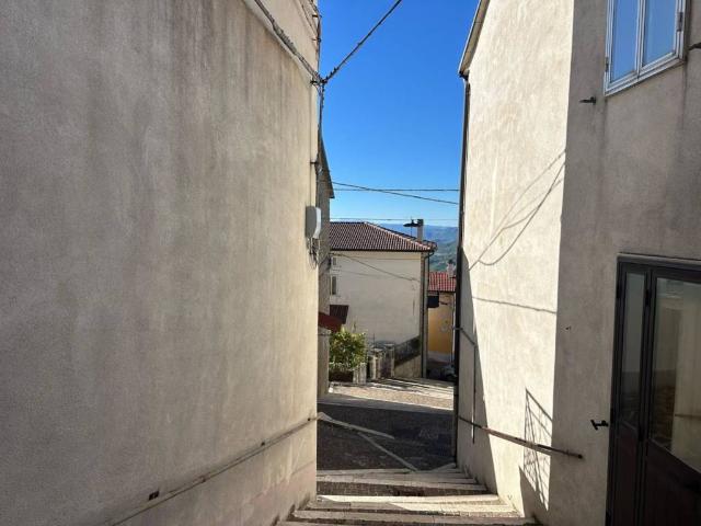 Casa indipendente in vendita a Castiglione Messer Marino CH