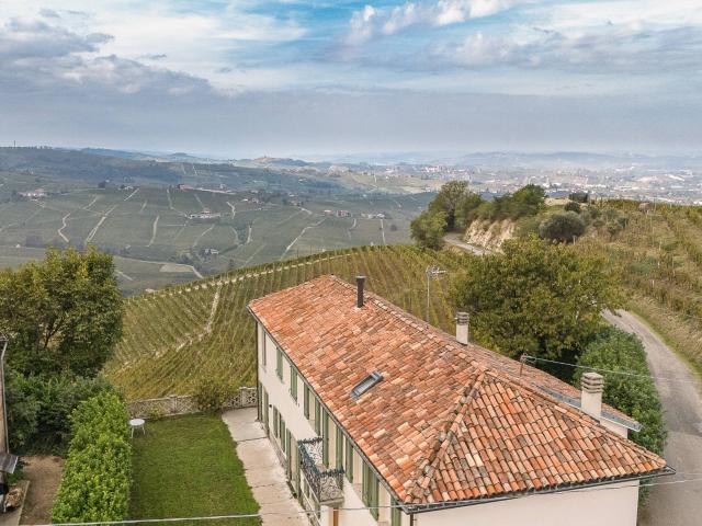 Casa indipendente in vendita a Castiglione Tinella, Brosia
