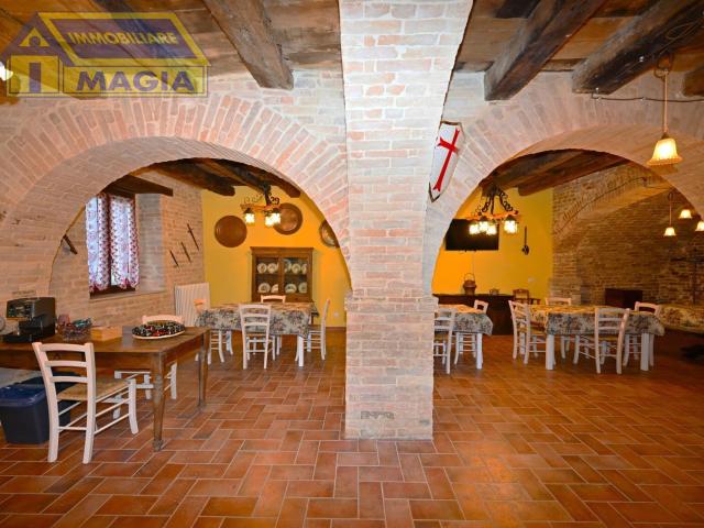 Casa Indipendente in vendita a Castignano