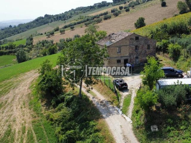 Casa indipendente in vendita a Castignano AP
