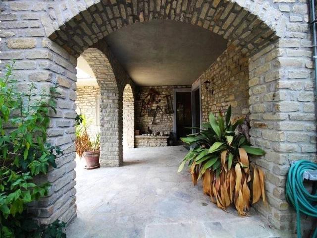 Casa indipendente in vendita a Castino CN