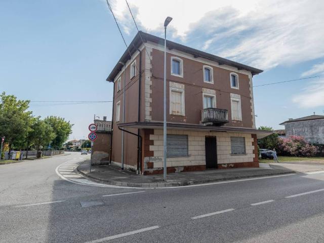 Casa indipendente in vendita a Castions di Strada UD