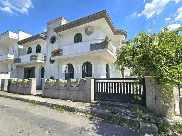 Casa indipendente in vendita a Castrignano del Capo LE