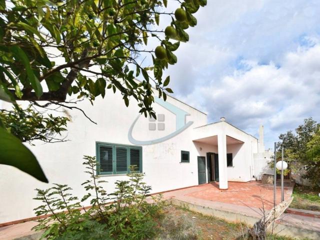 Casa indipendente in vendita a Castrignano del Capo LE
