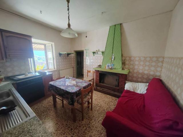 Casa indipendente in vendita a Castro dei Volsci FR