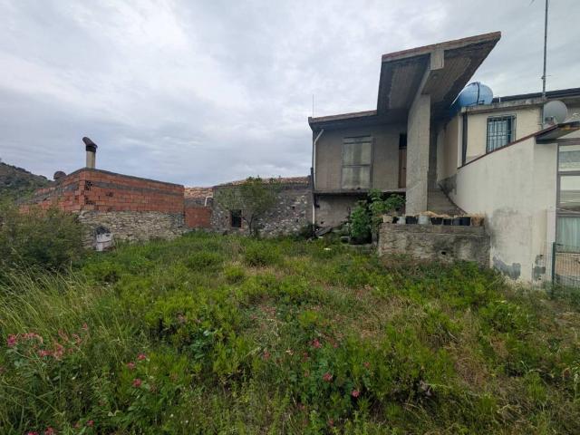 Casa indipendente in vendita a Castroreale ME
