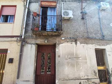 Casa indipendente in vendita a Castroreale ME