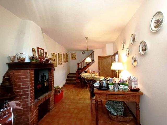 Casa indipendente in vendita a Cetona SI
