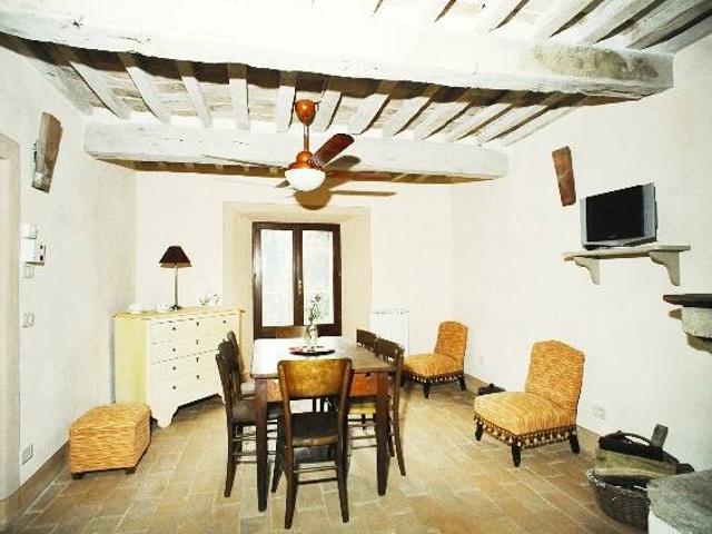 Casa indipendente in vendita a Cetona SI