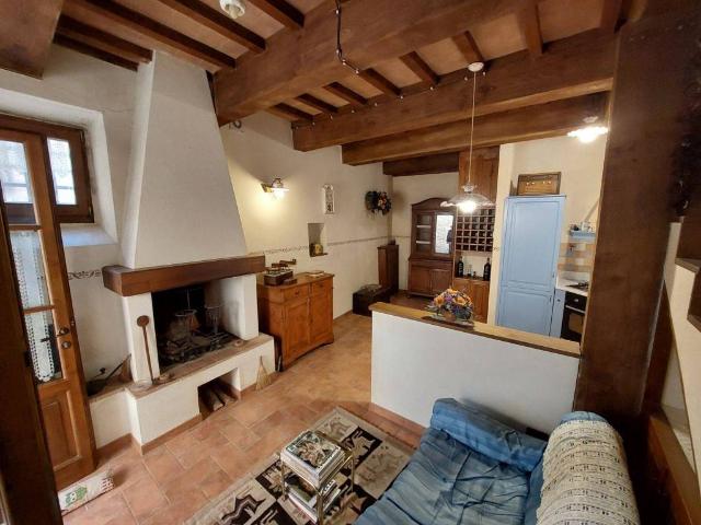 Casa indipendente in vendita a Cetona SI