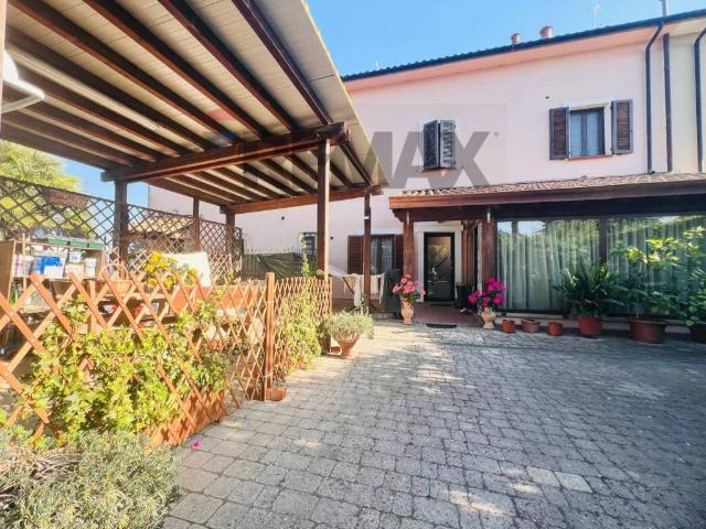 Casa indipendente in vendita a Cecina LI