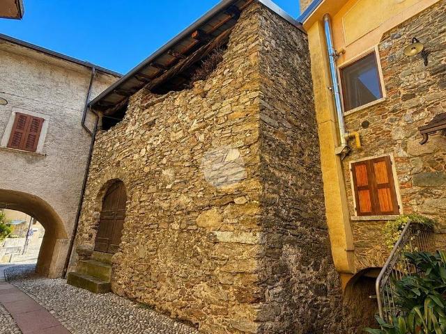 Casa indipendente in vendita a Cedegolo BS
