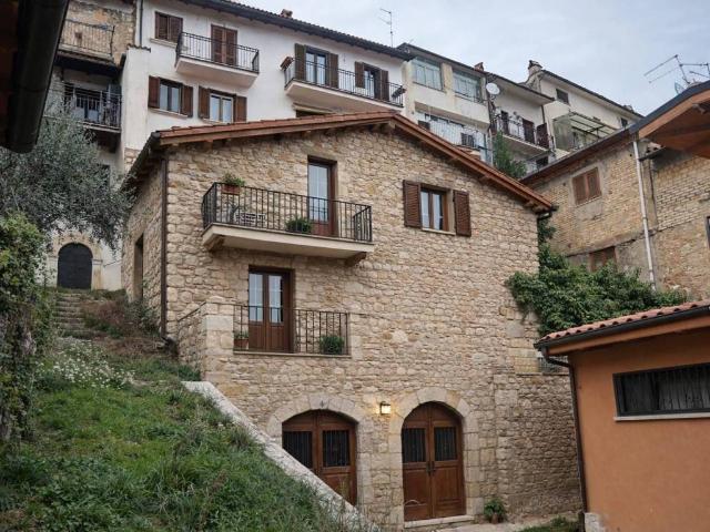 Casa indipendente in vendita a Celano AQ