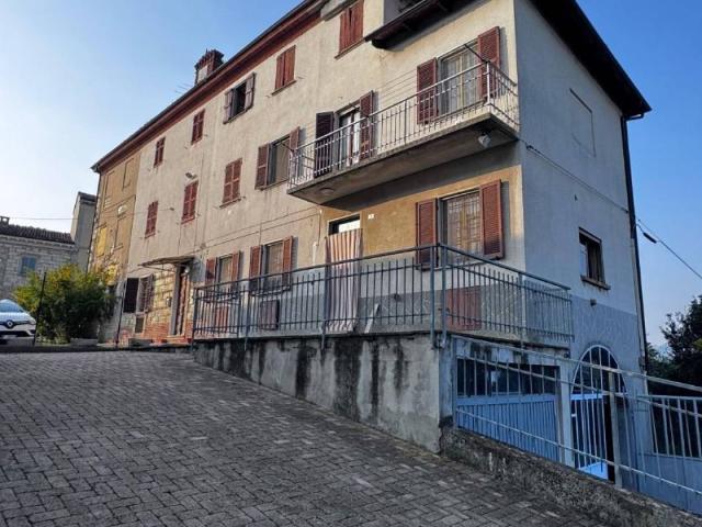 Casa indipendente in vendita a Cella Monte AL