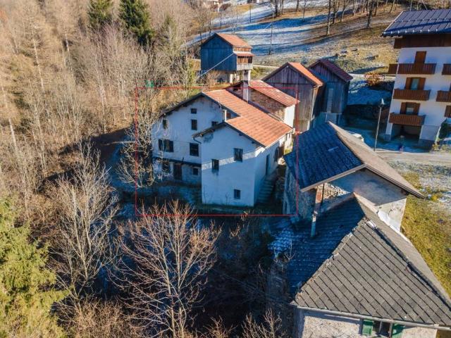 Casa indipendente in vendita a Cencenighe Agordino BL