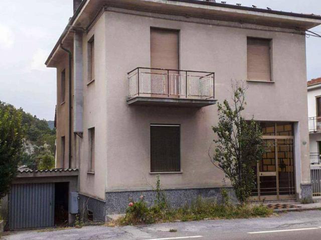 Casa indipendente in vendita a Cengio SV