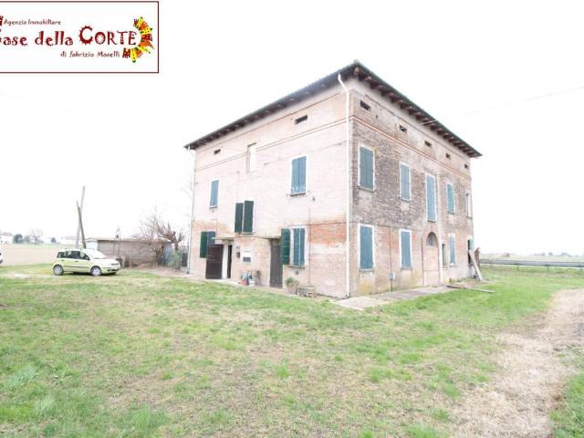 Casa indipendente in vendita a Cento FE