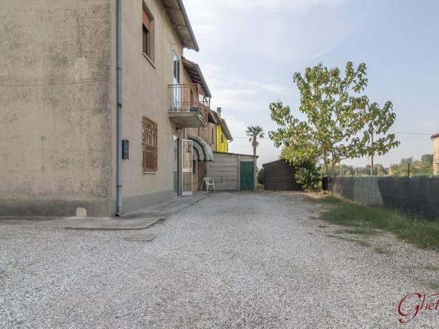 Casa indipendente in vendita a Cento FE