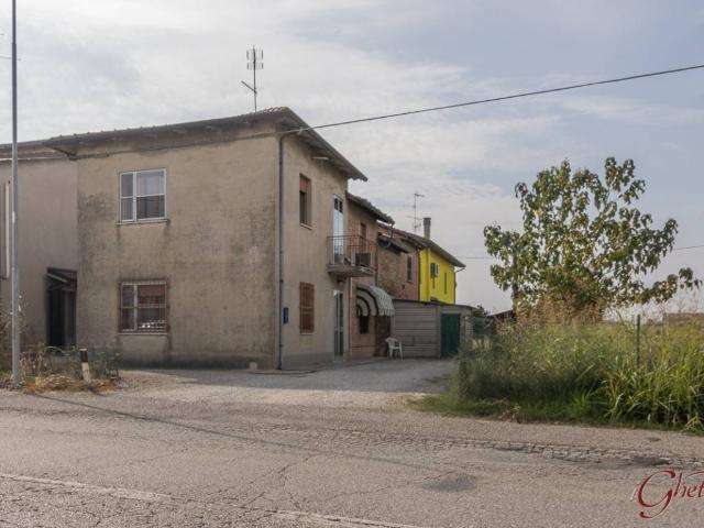 Casa indipendente in vendita a Cento FE
