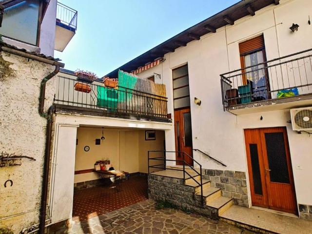 Casa indipendente in vendita a Centro Valle Intelvi CO